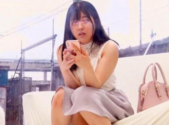 【マジックミラー号】「こども出来ちゃうよ～」密室に閉じ込められた美女が友達に助けを求めるが生ナカダシされ大パニックに！