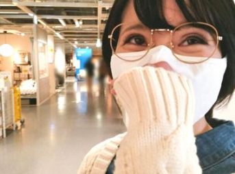 【素人×個撮】恋愛リアリティ番組に出演していた爆乳すぎる柔らかおっぱいの地味メガネな文学少女！