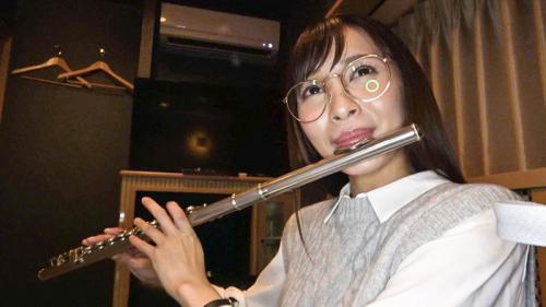【素人ナンパ】ネットでゲットしたコンクールで受賞歴もある現役音大生のフルート奏者女学生！