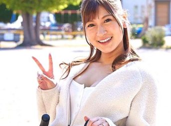【マジックミラー号×奥さんナンパ】乳飲み子がいる母乳熟女に中出し！「おっぱい膨れてますね？」熟女友に見られながら乳もみ検診！