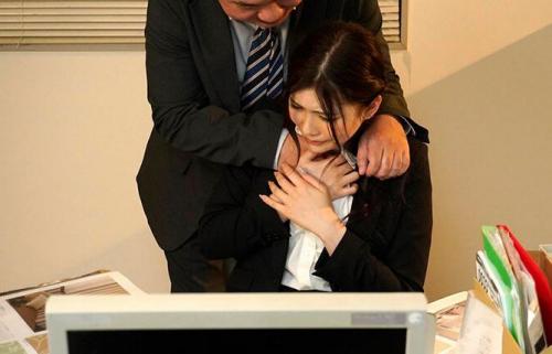 【レイプ×OL】弱みを握り好き放題に部下を犯し続ける変態鬼畜上司！