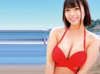 【素人×ナンパ】オイルなのかマン汁なのかわからないほどグッチョン状態の水着美女！