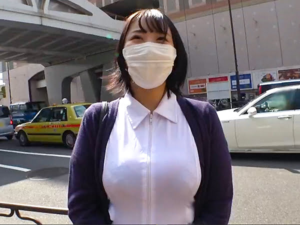 【素人ナンパ】着衣で隠し切れないムッチリすけべボディのナースにお願い膣内ザーメン発射！