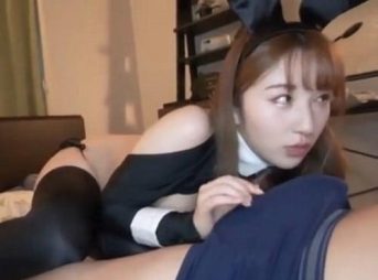 【北野未奈】大きなおっぱい丸出し逆バニーコスプレで部屋に入ってきたお姉ちゃんにチン起ちがバレてしまいチ〇ポを咥えられ。。。