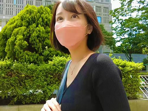 【美マダム】美巨乳なアラフォー奥様をハメ撮り！「おばさんなのに…本当にいいんですか？」素奥様にゴム無し中出し