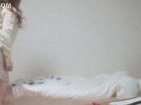 【激スケベ母親！】むちむち爆乳の美人妖艶母がシャワー中欲情！息子が覗いてるのも気づかずオナニー！【沢口みき】